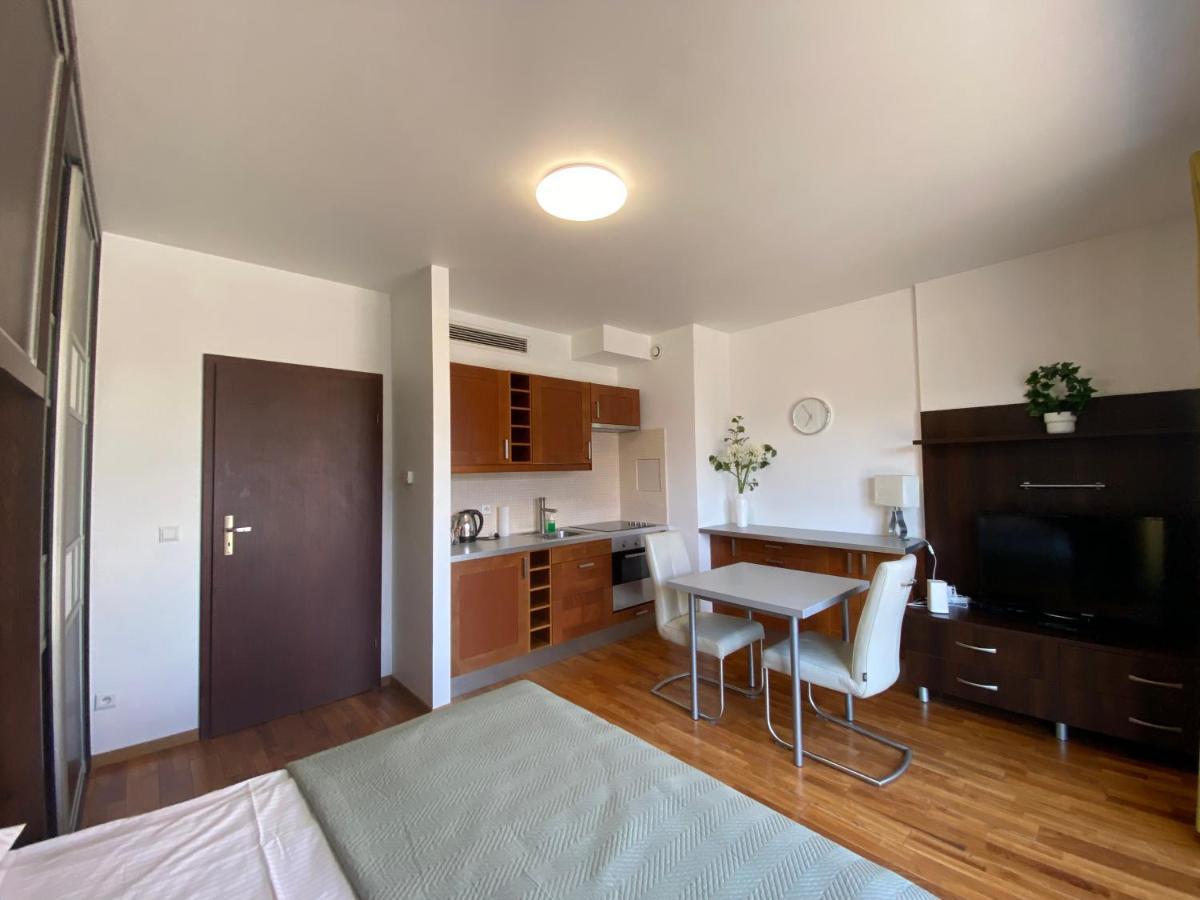 Apartment Silver *