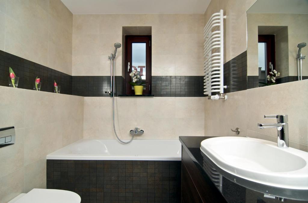 Silver Apartment *