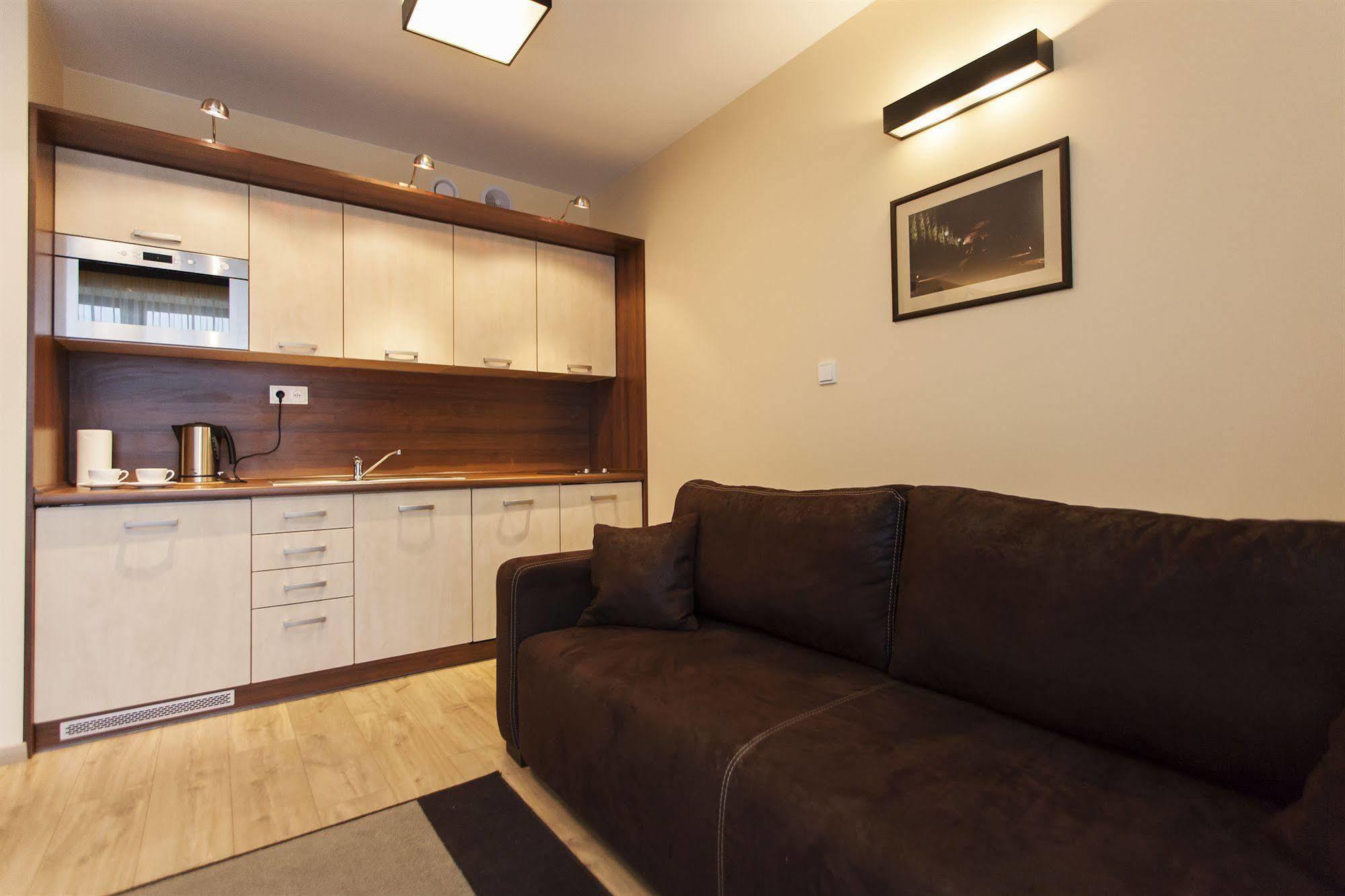Silver Apartment *