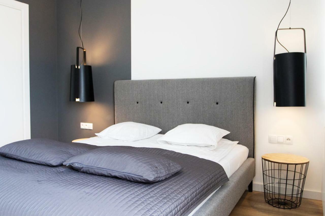 Silver Apartment *